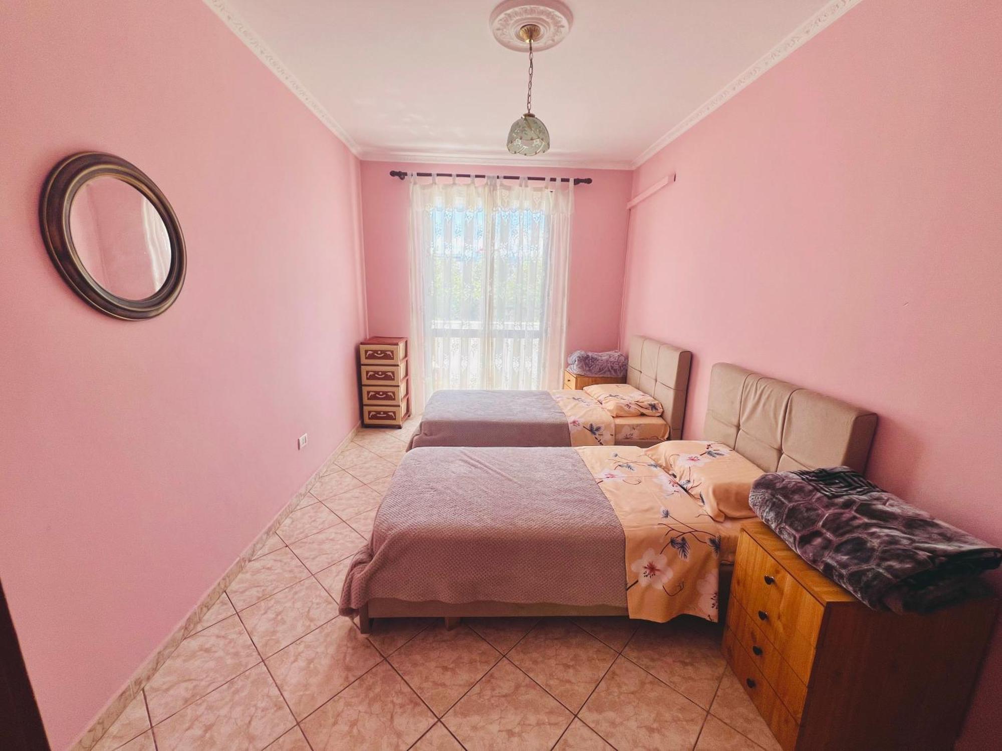 Lovely 3-bedroom rental unit in Durrës Buitenkant foto