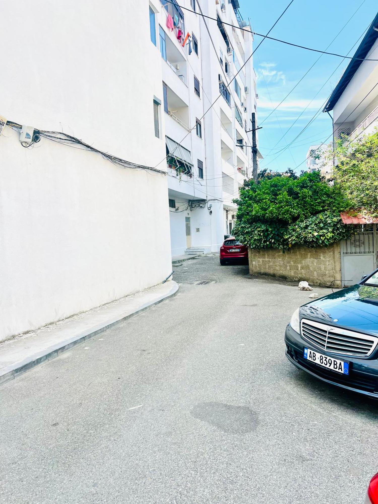 Lovely 3-bedroom rental unit in Durrës Buitenkant foto